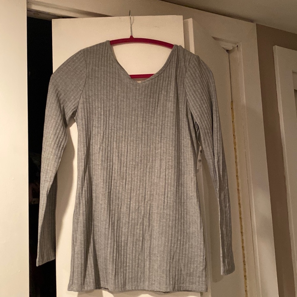 Top with back cutout detail